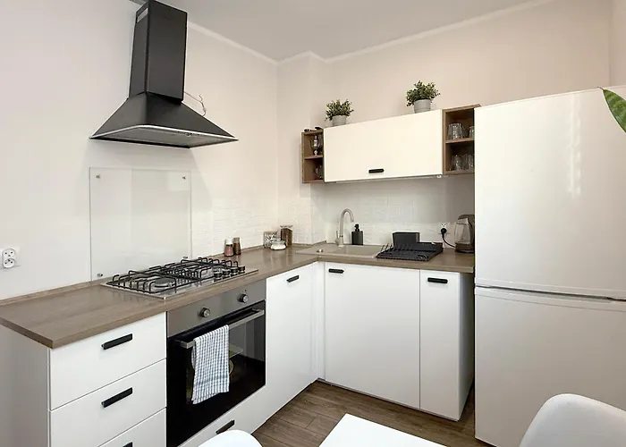 Szewska, Harlem Apartment *